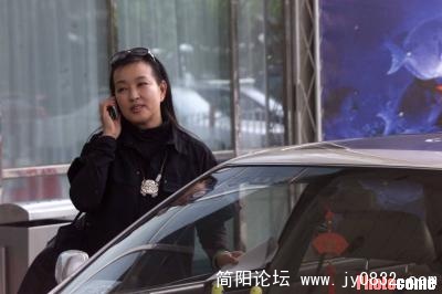 我们许多所谓的明星，唱一首歌、卖个笑就是几万甚至是几十万上百万的进帐， 却对依法纳税记性特差。更有甚者 ...