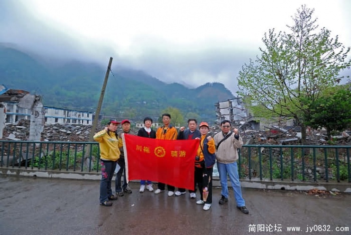 面对如此巨大的损失，大家都感到极为痛心。汉旺，加油！东汽，加油！