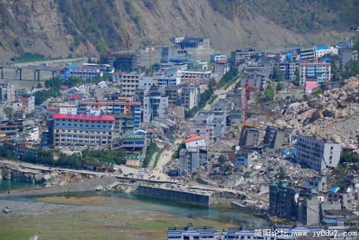 北川县城及部分近景