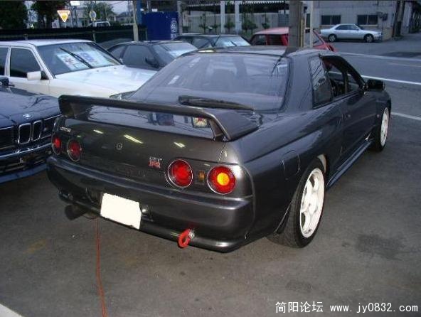 R32.jpg