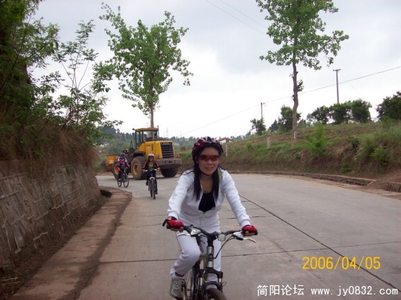 100_1589_副本.JPG