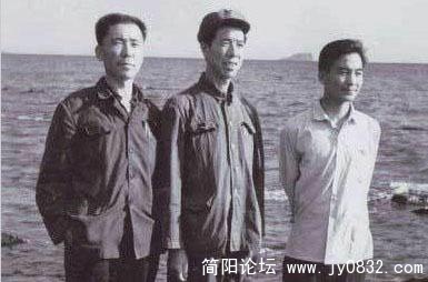 温家宝罕见全家福照片4.jpg