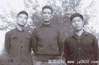 温家宝罕见全家福照片5.jpg