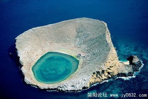 1518821_country_geography_blue3.jpg
