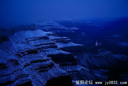 1518821_country_geography_blue8.jpg