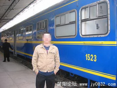 去古城的小火车，出城的一段铁路和课本里詹天佑设计的一样，之字形的