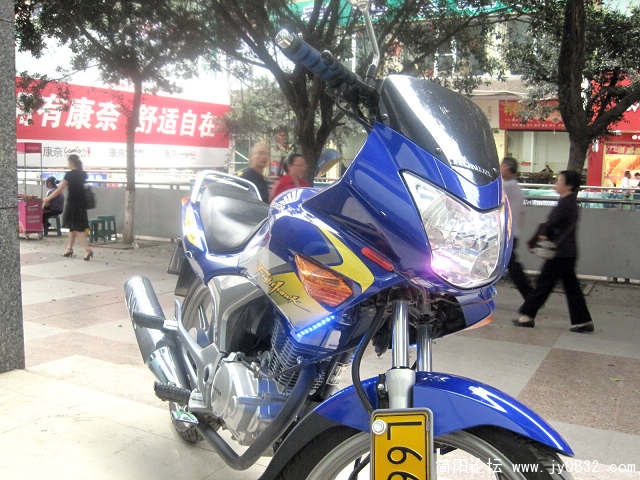 正面，呵呵，这个角度还是可以的