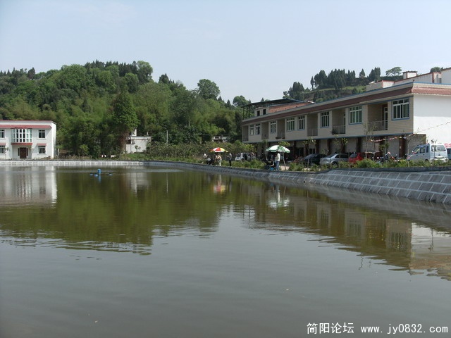 钓鱼场