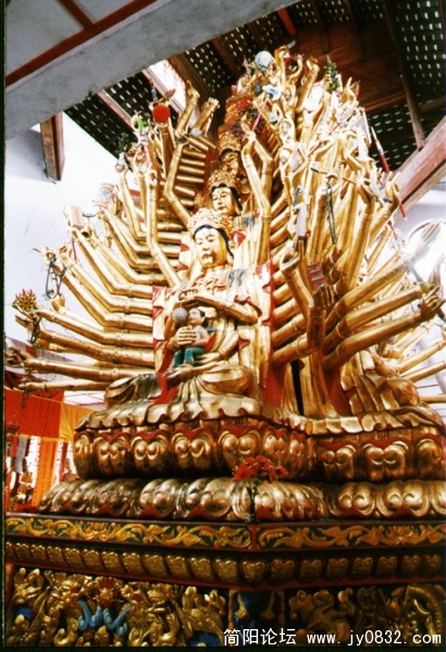 弥陀寺五百四十尊石刻罗汉堂（千手观音）.jpg