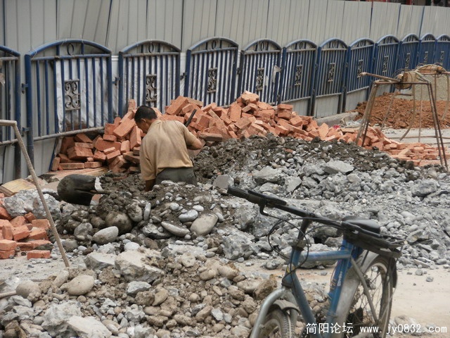 2009.5.13今日建设路 007.JPG