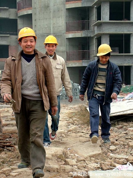 快乐的农民工.jpg
