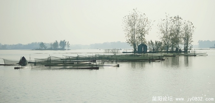 水上人家..jpg