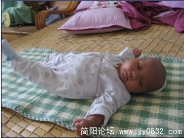 罗叶儿成长照片之一个月