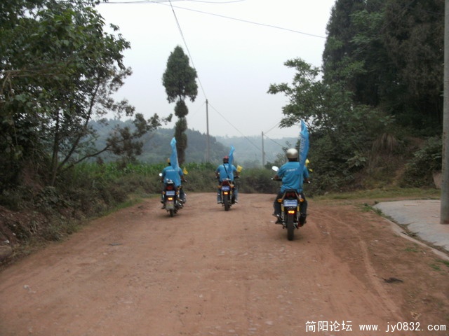 董家埂到三岔的路，这一段比较烂