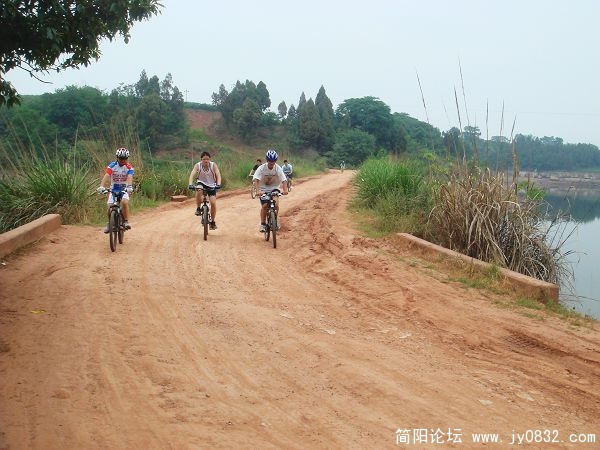 进入越野路面！