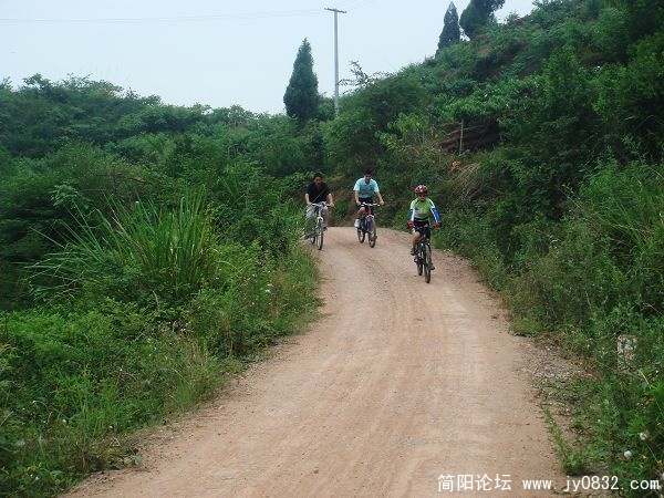 后面的跟上！跟上！