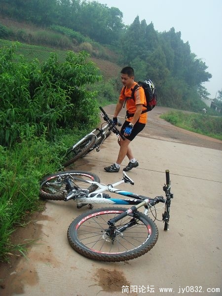 摸车！继续赶路！