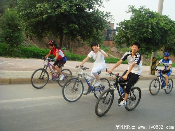 很不错的两个小同志！