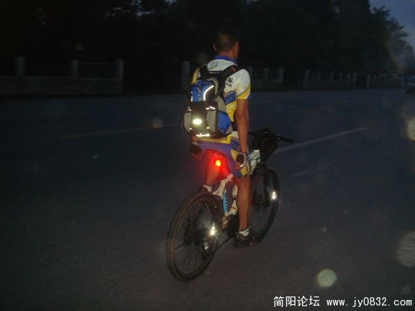 夜幕降临了