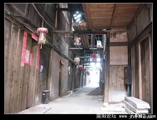 能遮风避雨的街道.jpg