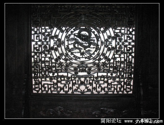 会龙庄精美的屏风.jpg