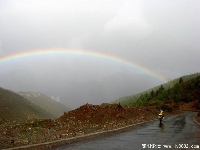 不经历风雨哪能见彩虹