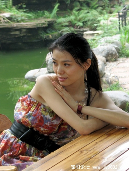 三岔湖模特.jpg