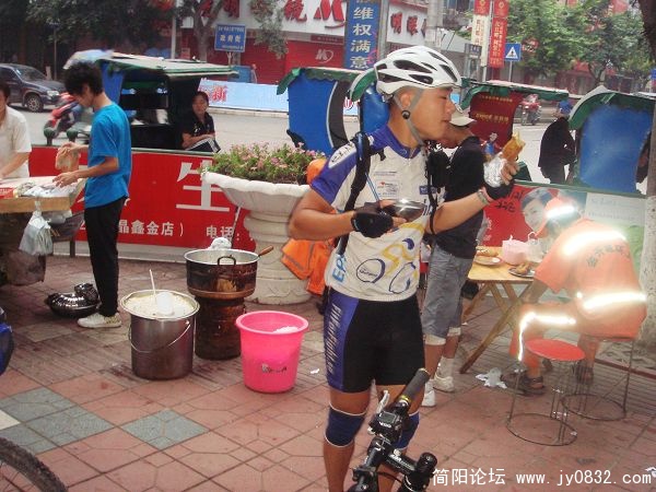 简单的早餐，吃了准备出发了
