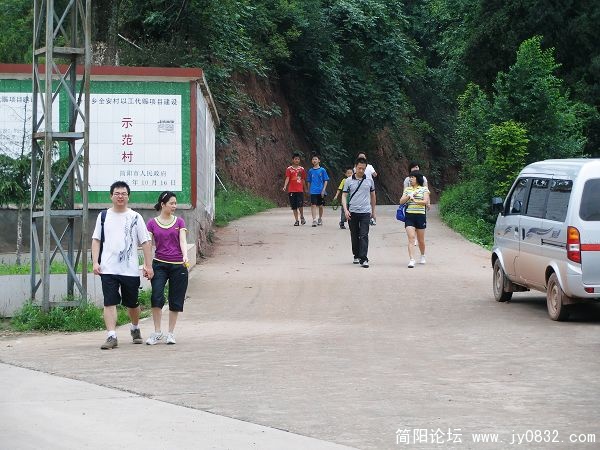健身房的朋友们也来了.闹热!