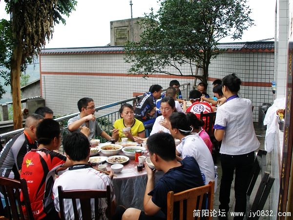 上山的成都车友还不少哦!