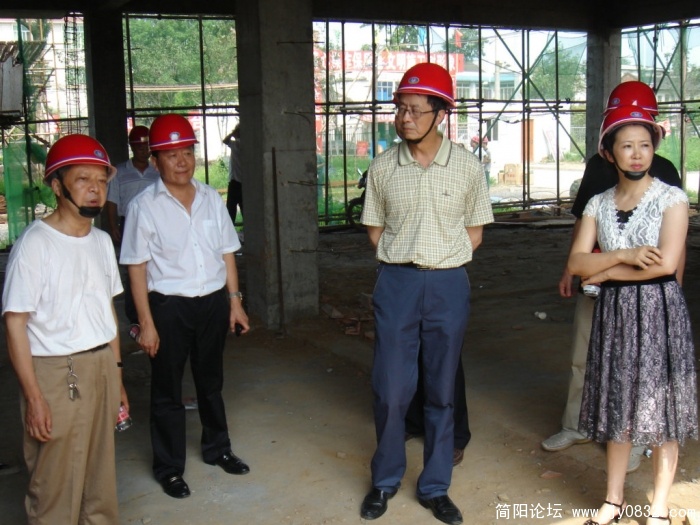 马贵华调研工业园区（在玉兰纺织在建项目施工现场）.jpg