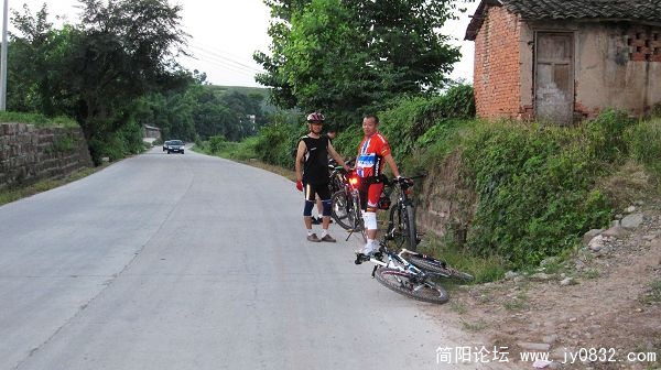 两个强人,我估计昨天的运动量是没有到位的!