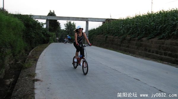 轻松闯线!