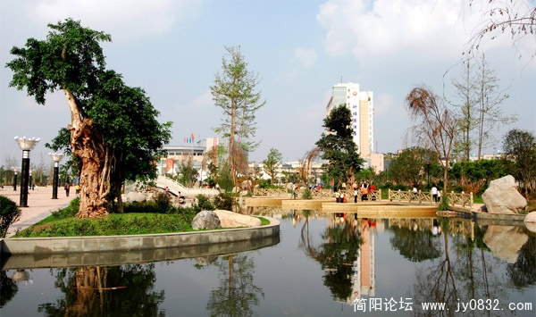 简阳市川空文化广场 徐有为 (2).jpg
