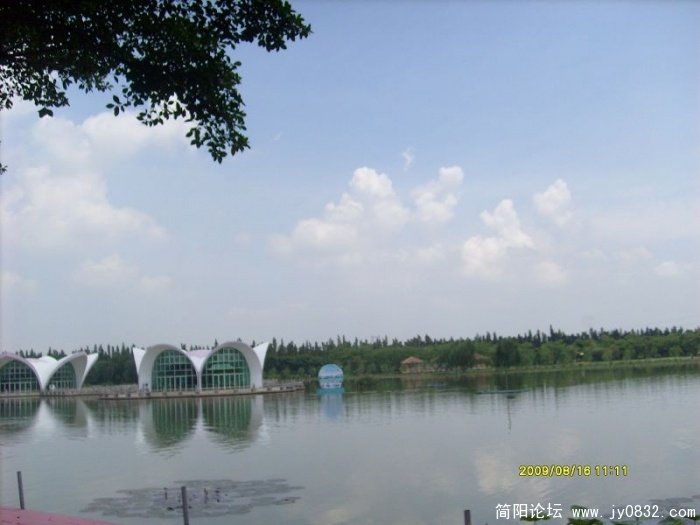 S7308094.JPG