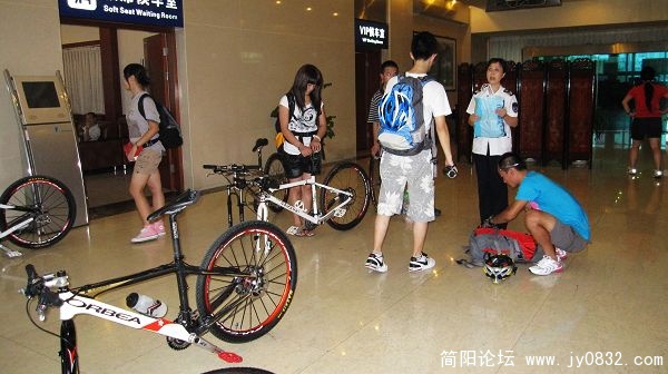 拆下车车,准备上车了.