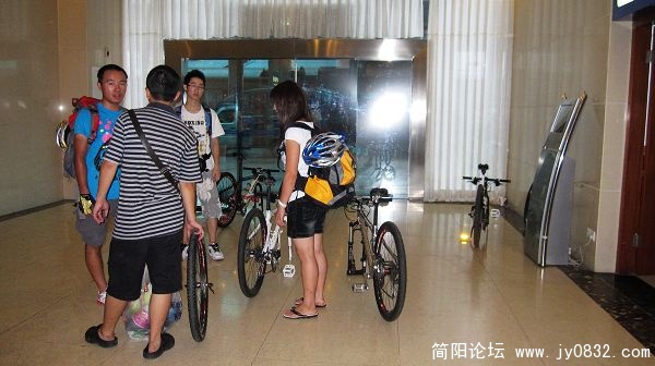 但是我的票是火车北站.