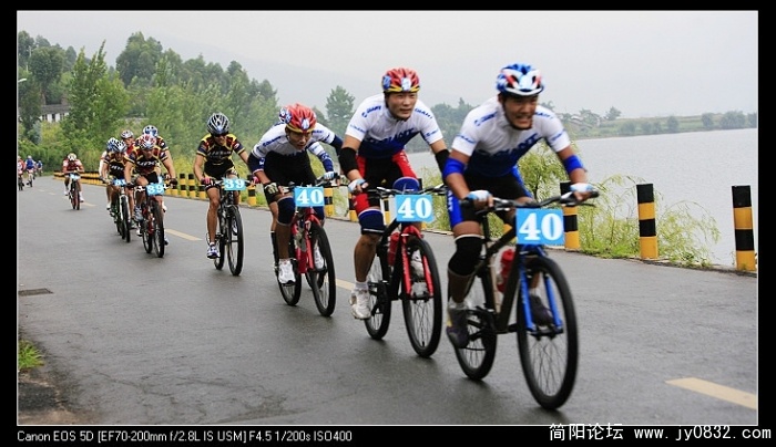 0908191211d343f8a1dbb0176c[1].jpg