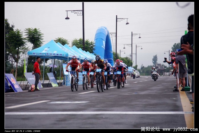 09081922397fa94aadd4a17166[1].jpg