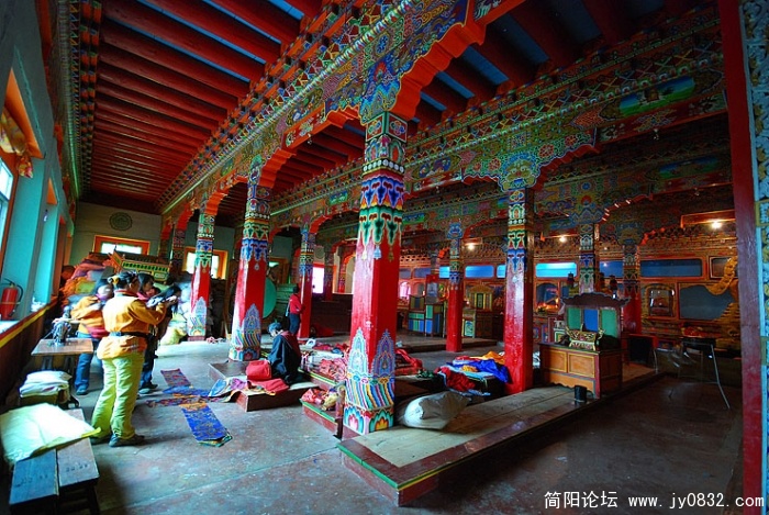 寿灵寺内部
