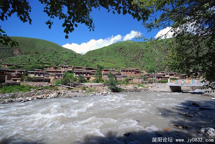 不知是什么藏寨