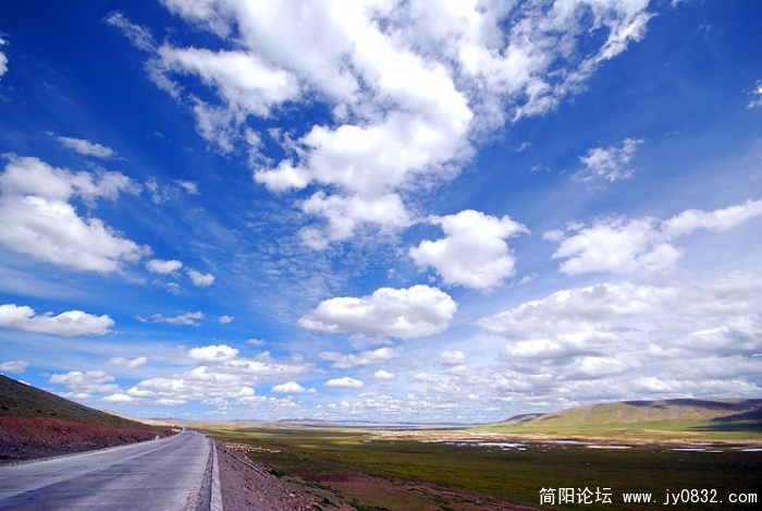 笔直的公路