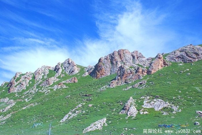 一个很美的小镇--花石峡的山
