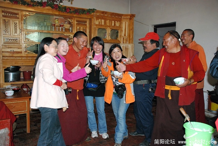 大家在一起愉快的交流