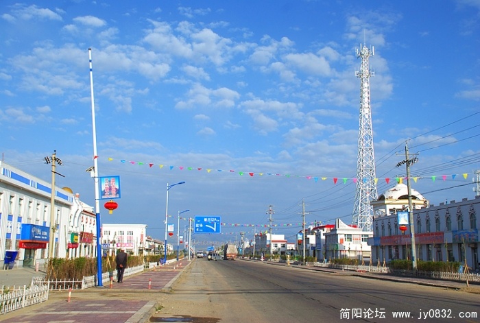 盐城茶卡小镇，我们在这里吃、住的老板都是四川人、天下再大、找不到没有四川老板的地方。