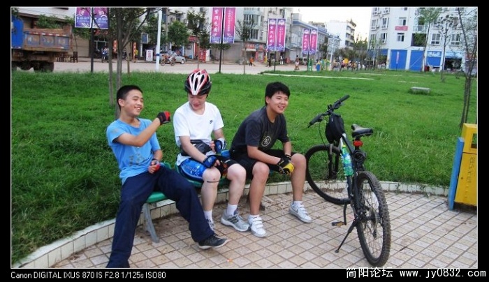 三个小车友今天是到位了的!