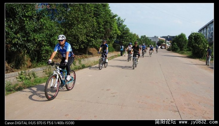 石山路上的狂奔!过瘾!