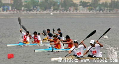 运动员在比赛中.jpg