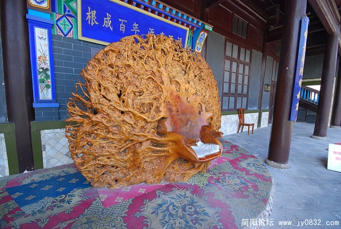 马步芳的根雕座椅