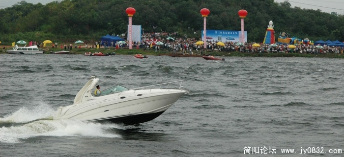 DSC_腾飞，龙泉湖！（样片）曾祥。简阳中学13388308782.jpg
